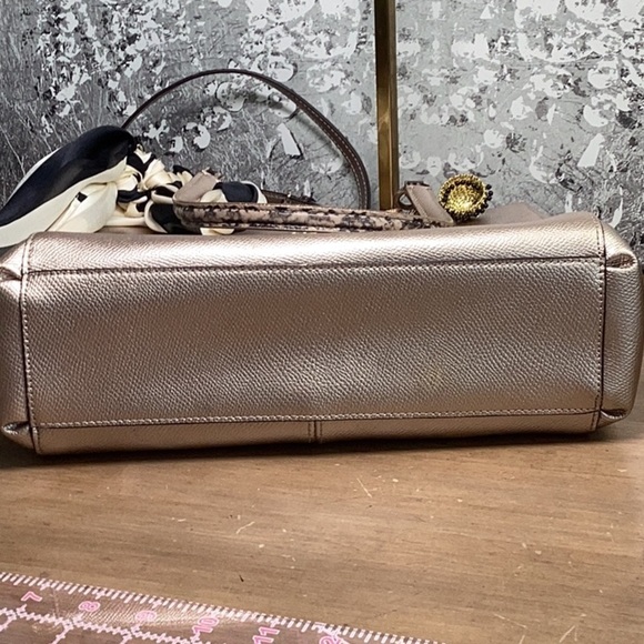 Coach H1677-F56853 Madison Gold Metallic Pebbled Leather 3 Compartments Bag - Picture 9 of 16